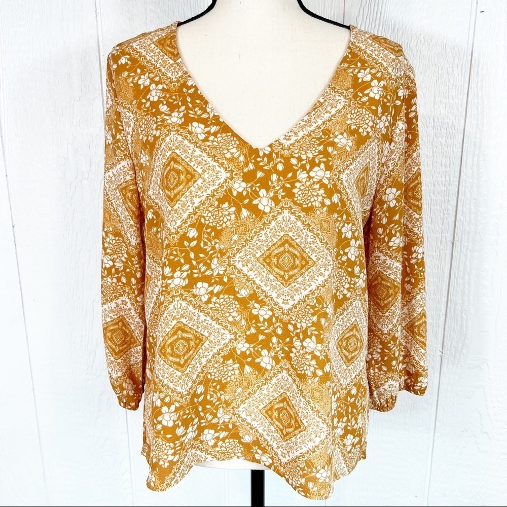 Sunny + 74 Stitch Fix Gold yellow and white floral print paisley print T…